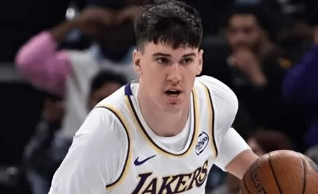 湖人130-120热火 战绩3连胜,克内克特低迷