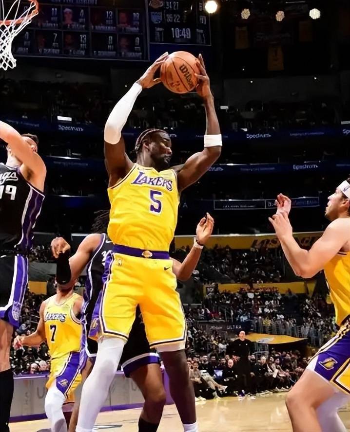 NBA常规赛明天11月9日赛程：湖人冲击6连胜，开拓者VS热火