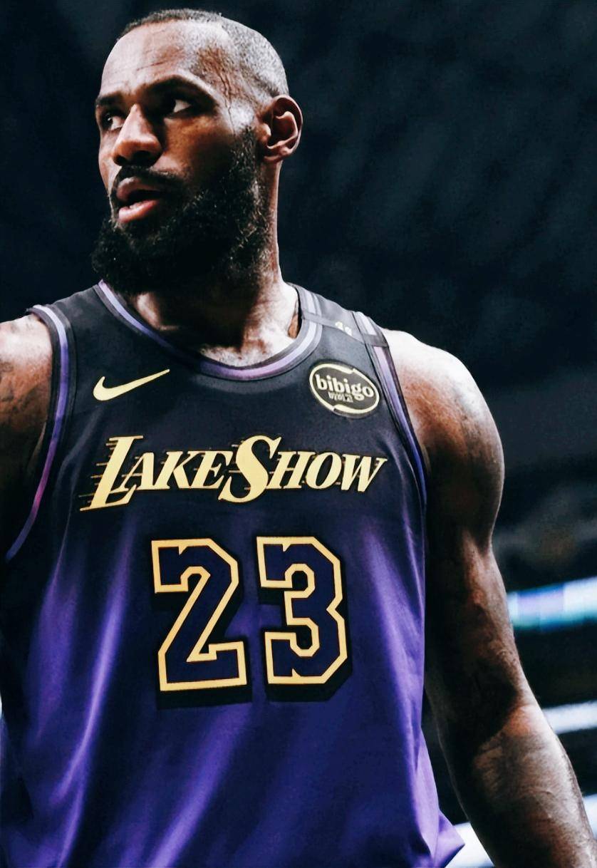 詹姆斯即将再度封神！登顶历史第一总胜场仅差59场！若达成只能说到NBA天花板了