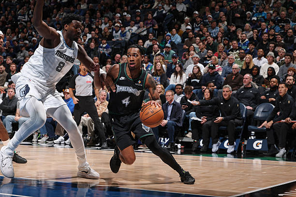 表现一塌糊涂！森林狼乐透秀看起来完全适应不了NBA的强度？