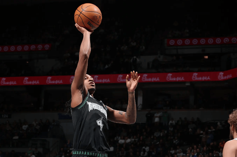 表现一塌糊涂！森林狼乐透秀看起来完全适应不了NBA的强度？